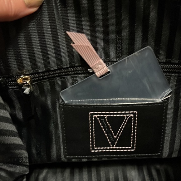 Victoria’s Secret tan reptile faux leather bag with gold hardware, mirror - Picture 9 of 12